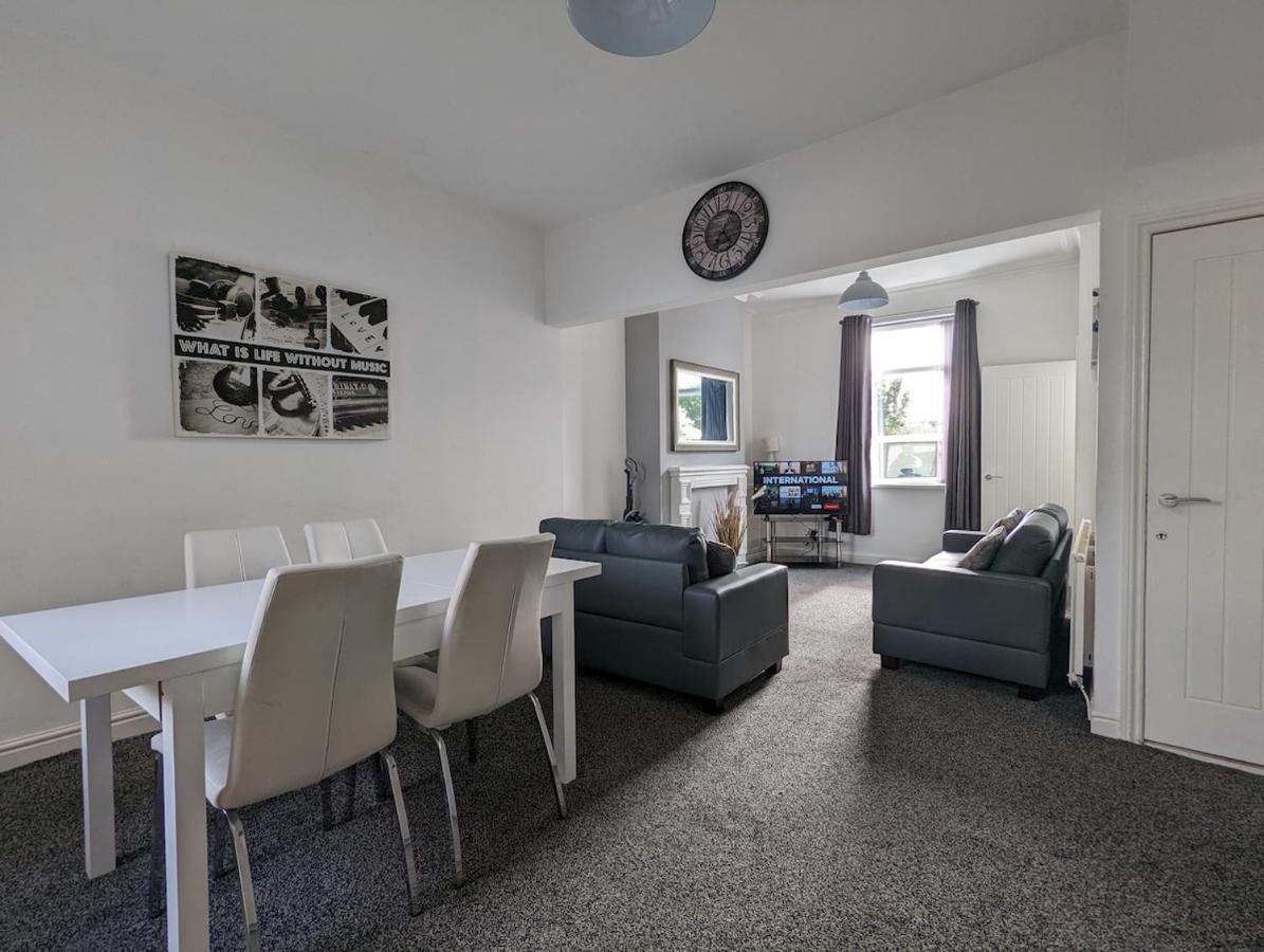 Seymour Home Free Allocated Parking Blackpool Extérieur photo